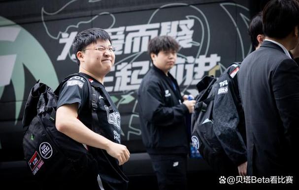 开云体育官网:Uzi复出LPL战场,粉丝热情高涨