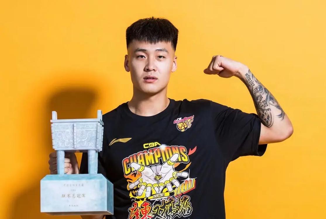 开云体育官网:广东宏远击败北京首钢,赵睿表现出色,广东宏远开场仪式