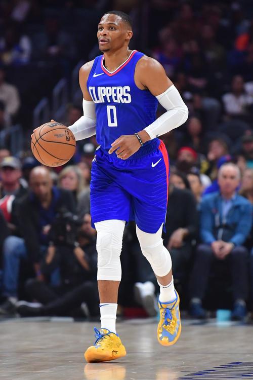 开云体育官网:NBA球星如何面对失败与挑战?