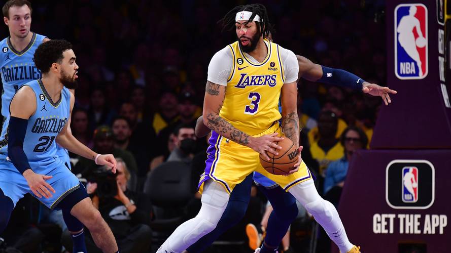 「浓眉受伤打乱湖人布局:开云体育app抛出NBA主力内线缺阵之下让分盘常见大翻盘」