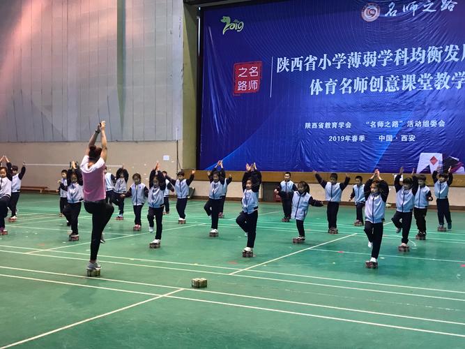「观摩教学视频:开云体育建议新手先观看免费牌局讲解,少走概念模糊的弯路」