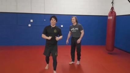 「开云体育官网聚焦UFC指挥之声:教练在角落呐喊何时最具威力,又何时容易适得其反」